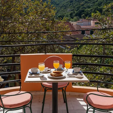 Odysseus Palace Apart-hotel Poros (Kefalonia)