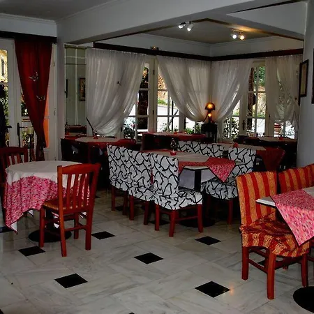 Odysseus Palace 4* Poros (Kefalonia)