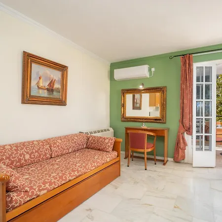 Odysseus Palace Poros (Kefalonia)