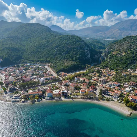 Odysseus Palace 4* Poros (Kefalonia)