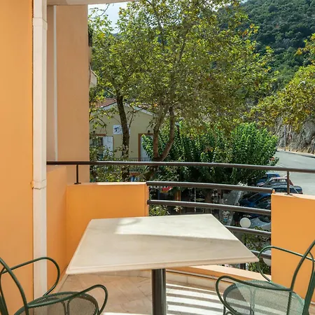 Lejlighedshotel Odysseus Palace Poros (Kefalonia)