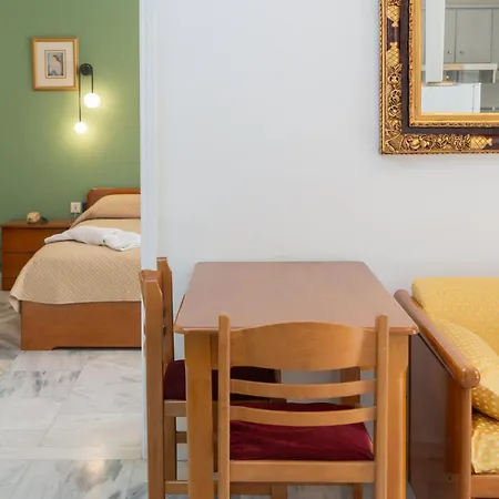 Odysseus Palace Apartmanhotel 4*