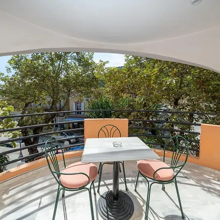 Odysseus Palace Aparthotel Poros (Kefalonia)