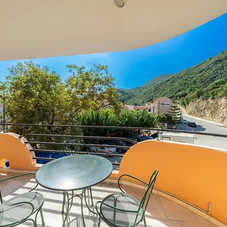 Aparthotel Odysseus Palace
