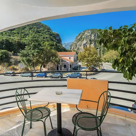Odysseus Palace 4* Poros (Kefalonia)