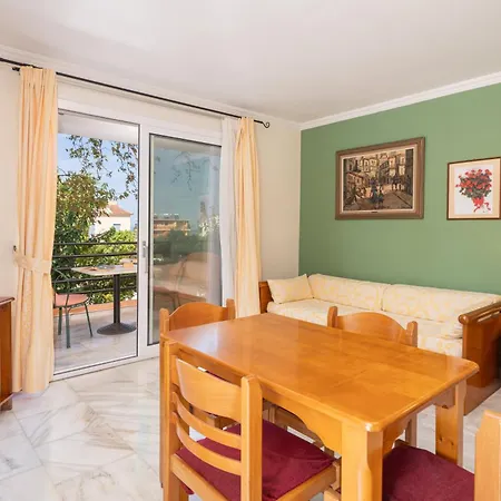 Aparthotel Odysseus Palace Poros (Kefalonia)