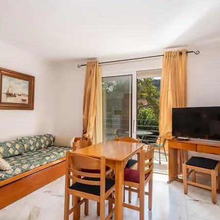 Aparthotel Odysseus Palace Poros (Kefalonia)