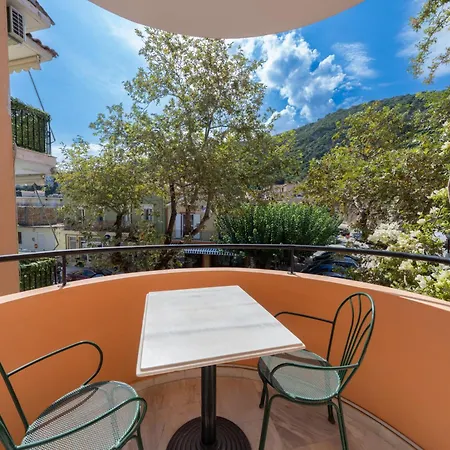 Aparthotel Odysseus Palace Poros (Kefalonia)